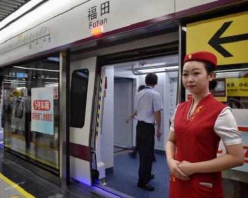 深圳擴大敬老優惠待遇範圍，港澳台居民滿60歲免費搭巴士地鐵。 資料圖片