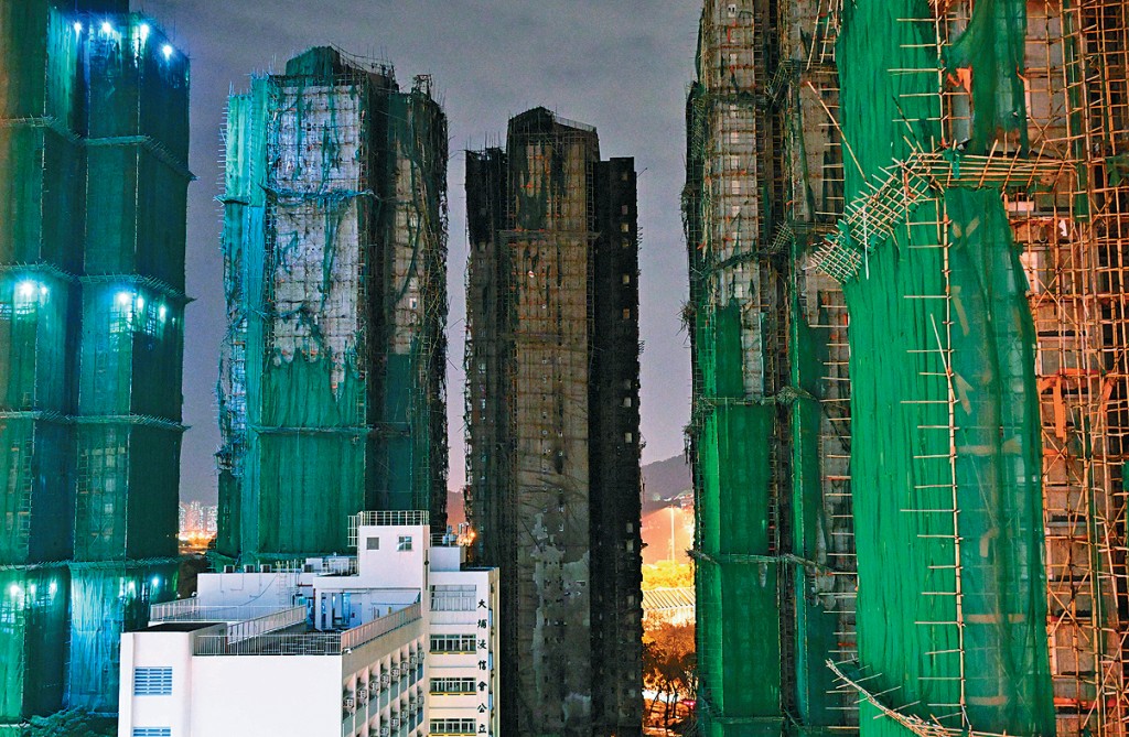 政府早前申請解散大埔宏福苑業主立案法團管理委員會，由物管公司接管。