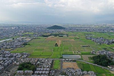 藤原宮跡。 asuka-fujiwara.jp 藤原宮跡。 asuka-fujiwara.jp