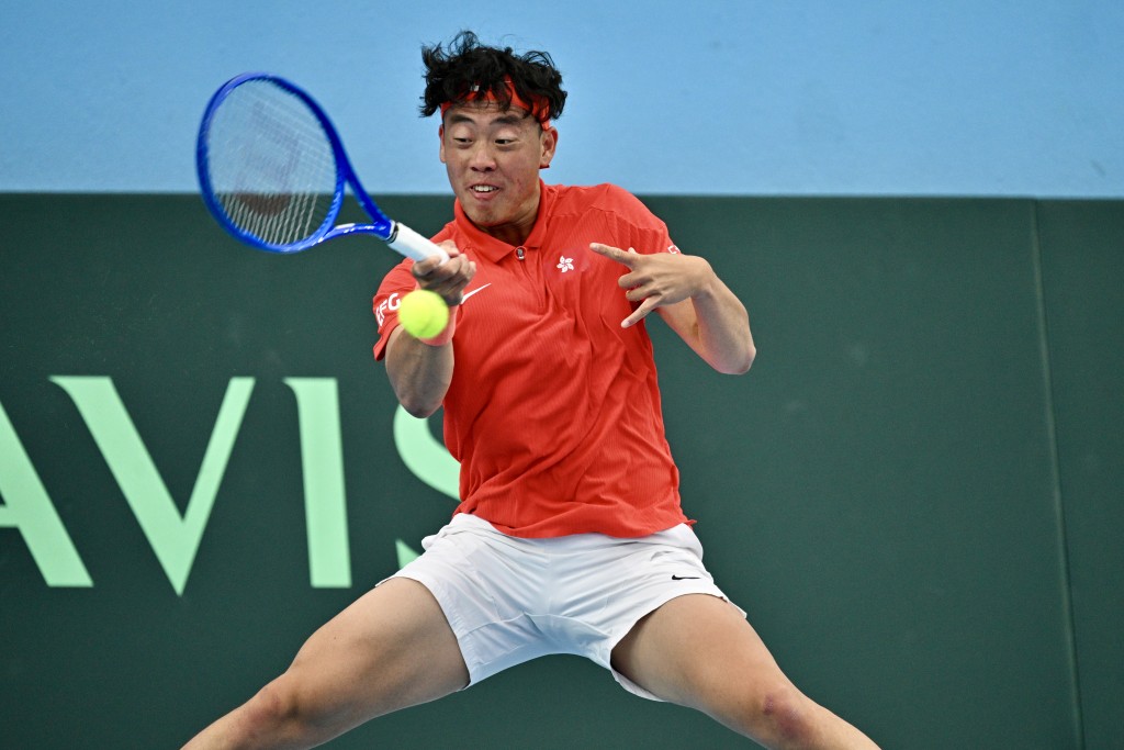 黄泽林目前于国外比赛，第一时间向女友送上祝贺。