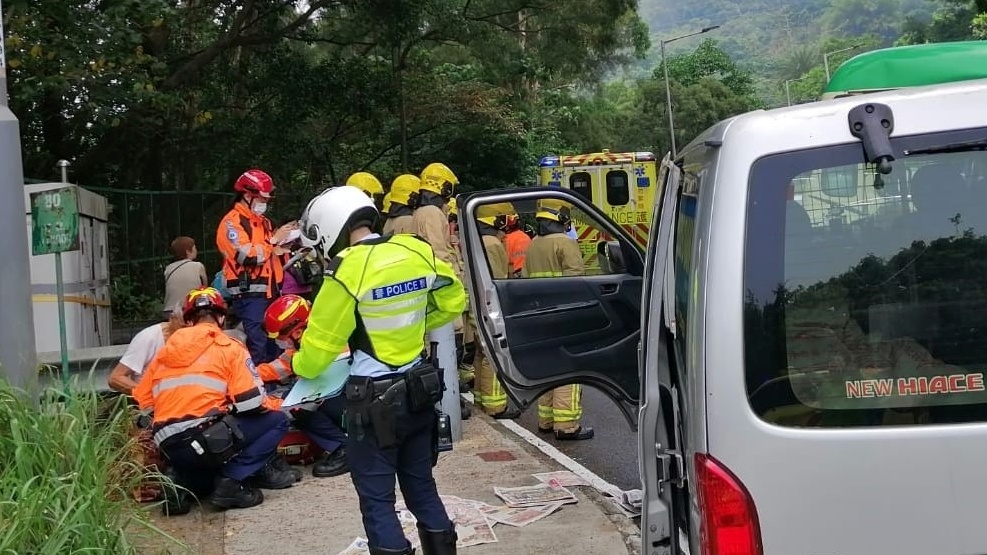 部分傷者即場包紮。網上圖片