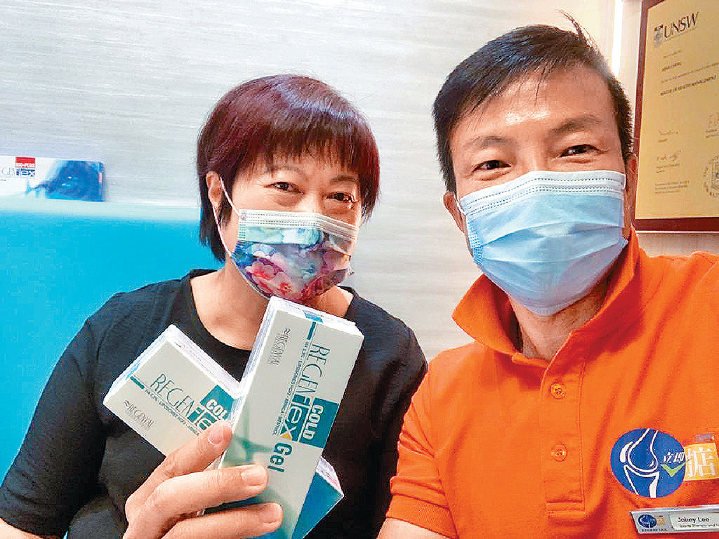 ■梁先生（右）及好姐都在「立即掂」解決了他們膝蓋的問題。