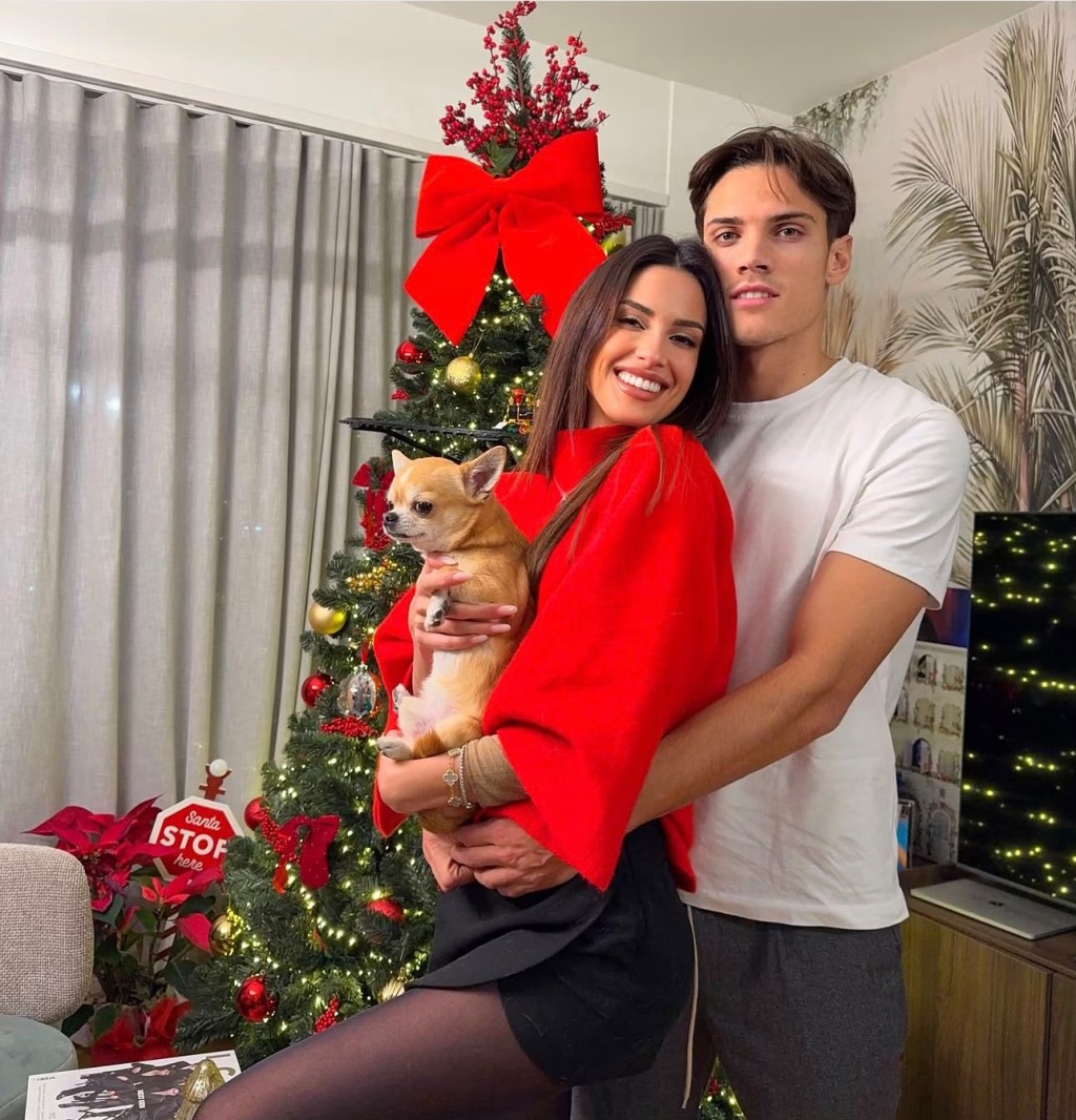 Eleonora 的男友森梅利列斯全場在後備席坐冷板凳。Eleonora Instagram圖片 Eleonora 的男友森梅利列斯全場在後備席坐冷板凳。Eleonora Instagram圖片
