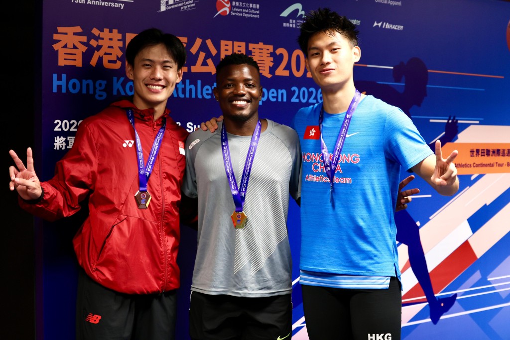 冠軍是南非的Mvuyo Moss(中)(20秒94)、亞軍是梁靖恆(右)(21秒22)、季軍是新加坡的Ho Xander Ann Heng(左)(21秒48)。徐嘉華攝 冠軍是南非的Mvuyo Moss(中)(20秒94)、亞軍是梁靖恆(右)(21秒22)、季軍是新加坡的Ho Xander Ann Heng(左)(21秒48)。徐嘉華攝