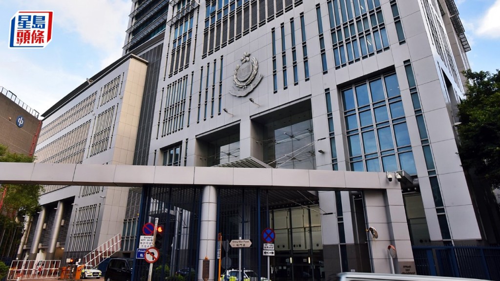 屯門公路輕貨疑超重遇截查 收掣不及撞傷交通警。資料圖片
