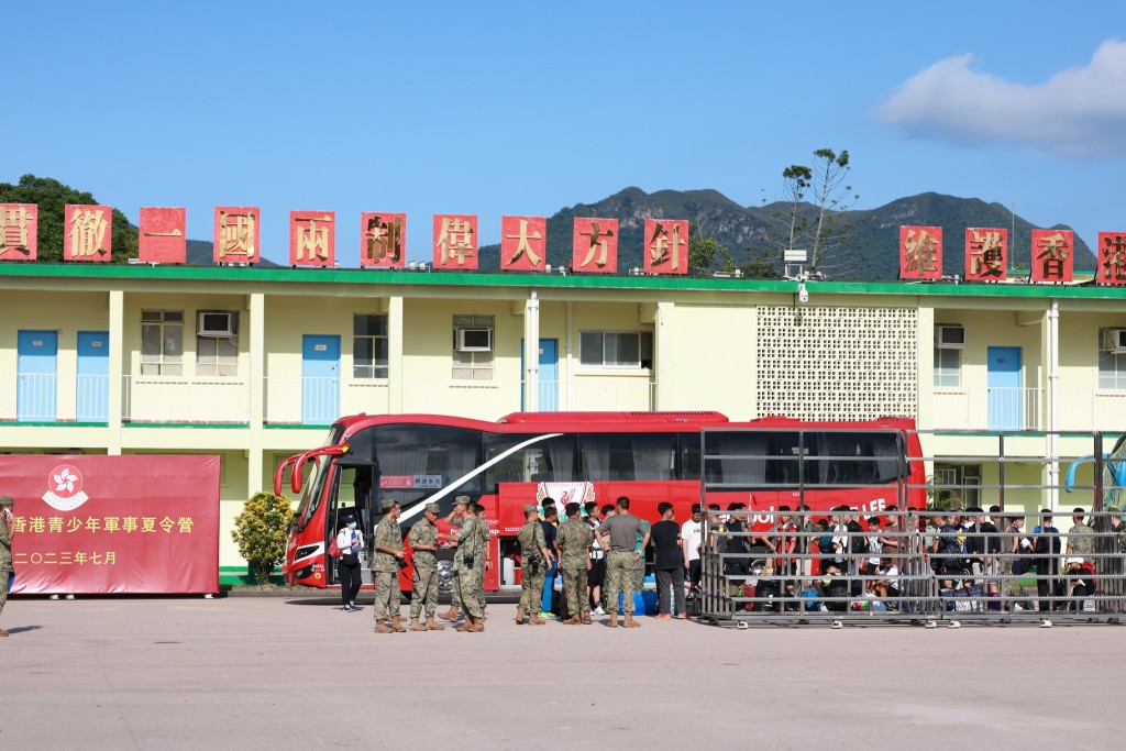 香港青少年军事夏令营7月在粉岭新围军营复办。香港青少年军事夏令营fb