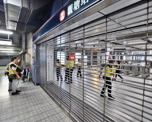 上月港鐵多次要提早收車令到客運量減少。