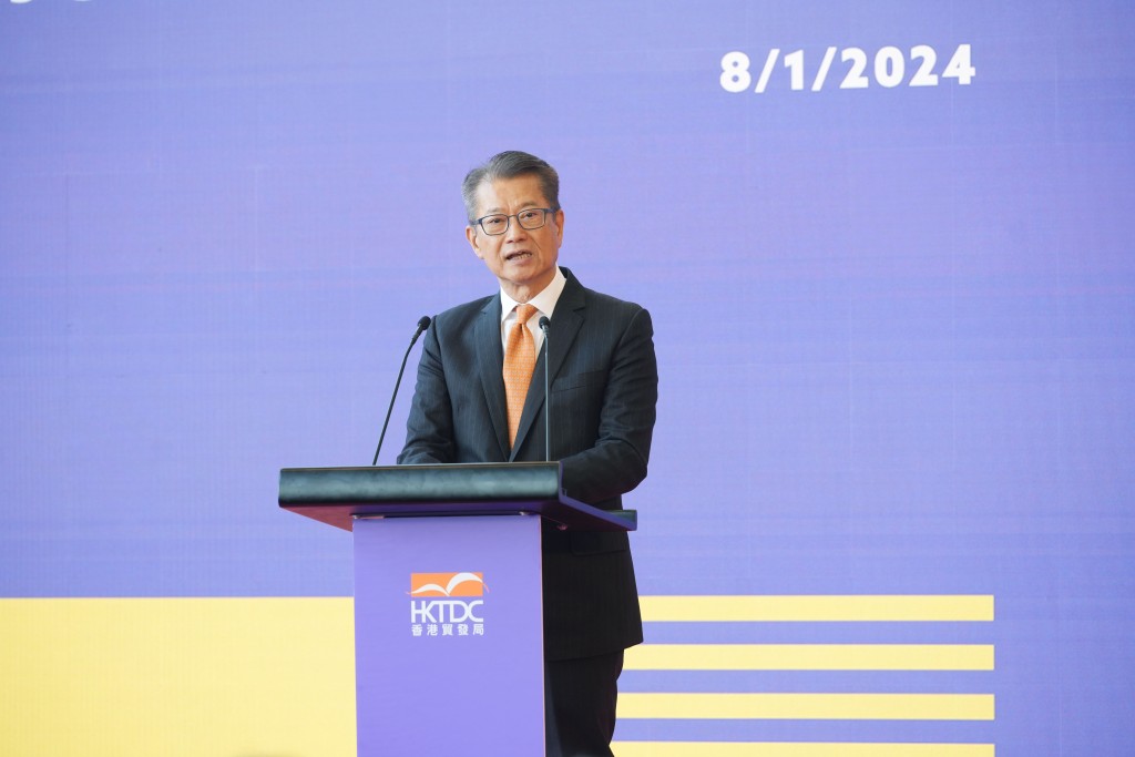 財政司司長陳茂波表明短期不會開徵資本增值稅，同時不會考慮開徵陸路離境稅。資料圖片