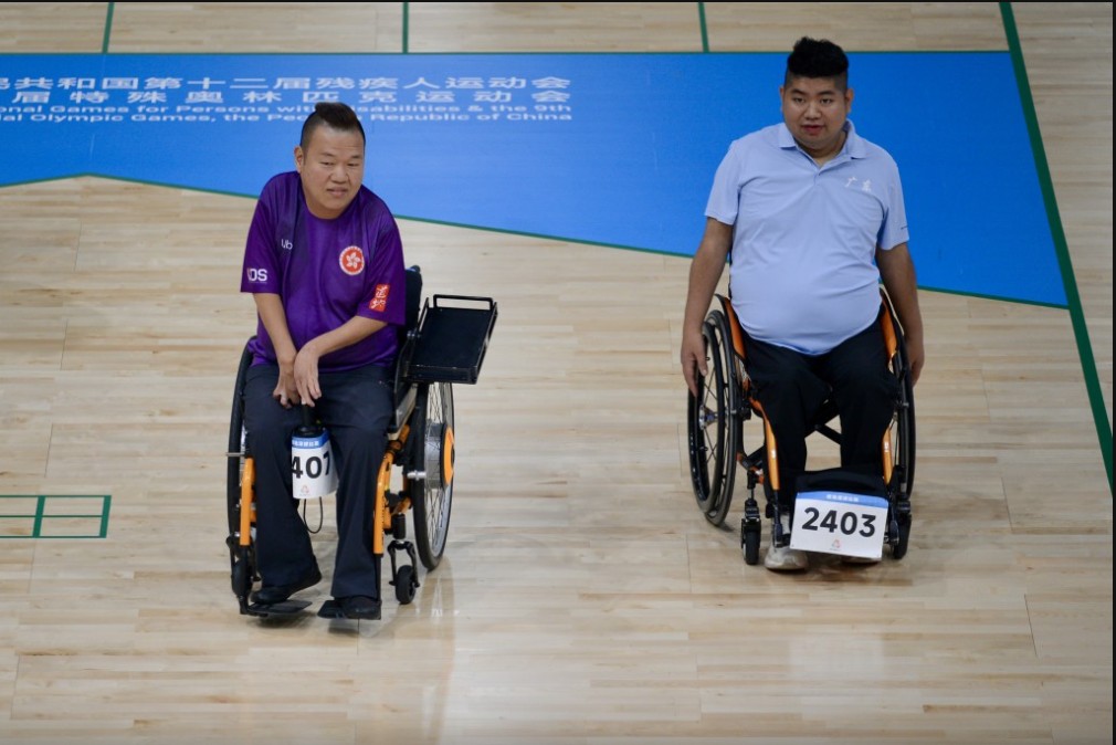 在啟德體藝館舉行的硬地滾球,昨日已開始比賽。楊功煜攝 在啟德體藝館舉行的硬地滾球,昨日已開始比賽。楊功煜攝