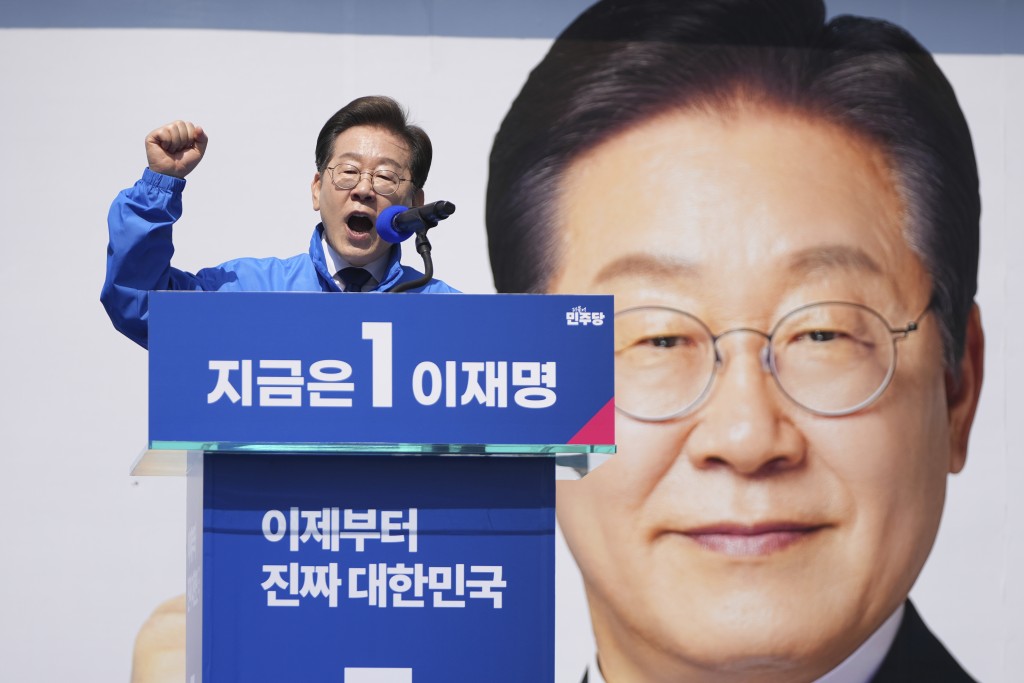 南韓在野共同民主黨總統候選人李在明在首爾舉行競選活動。美聯社