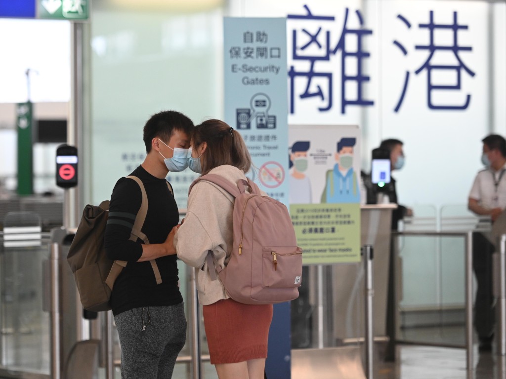 修例風波及國安法等事件後,政治環境改變,部分港人移英。資料圖片 修例風波及國安法等事件後,政治環境改變,部分港人移英。資料圖片