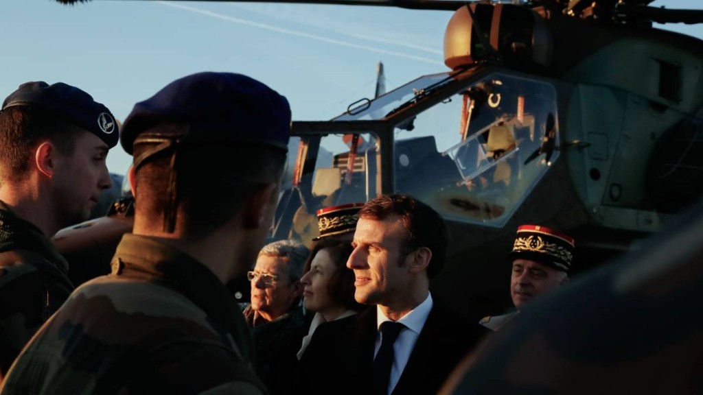 法國總統馬克龍即將宣佈恢復志願兵役，以應對俄羅斯的威脅。美聯社