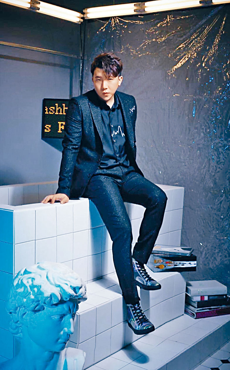 月入近300万的方新侠年仅32岁。