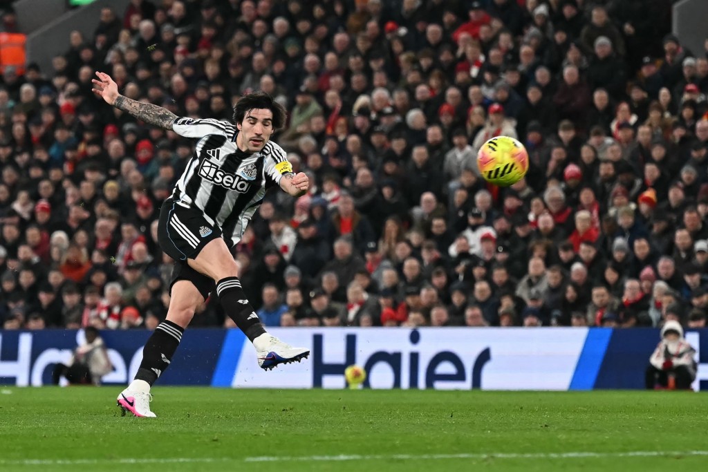 東拿利是紐卡素中場核心。法新社