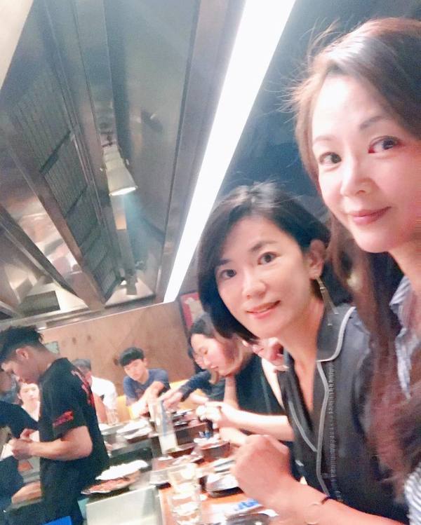 王美怡（左）曾被指是林翠與王羽最高顏值的女兒。