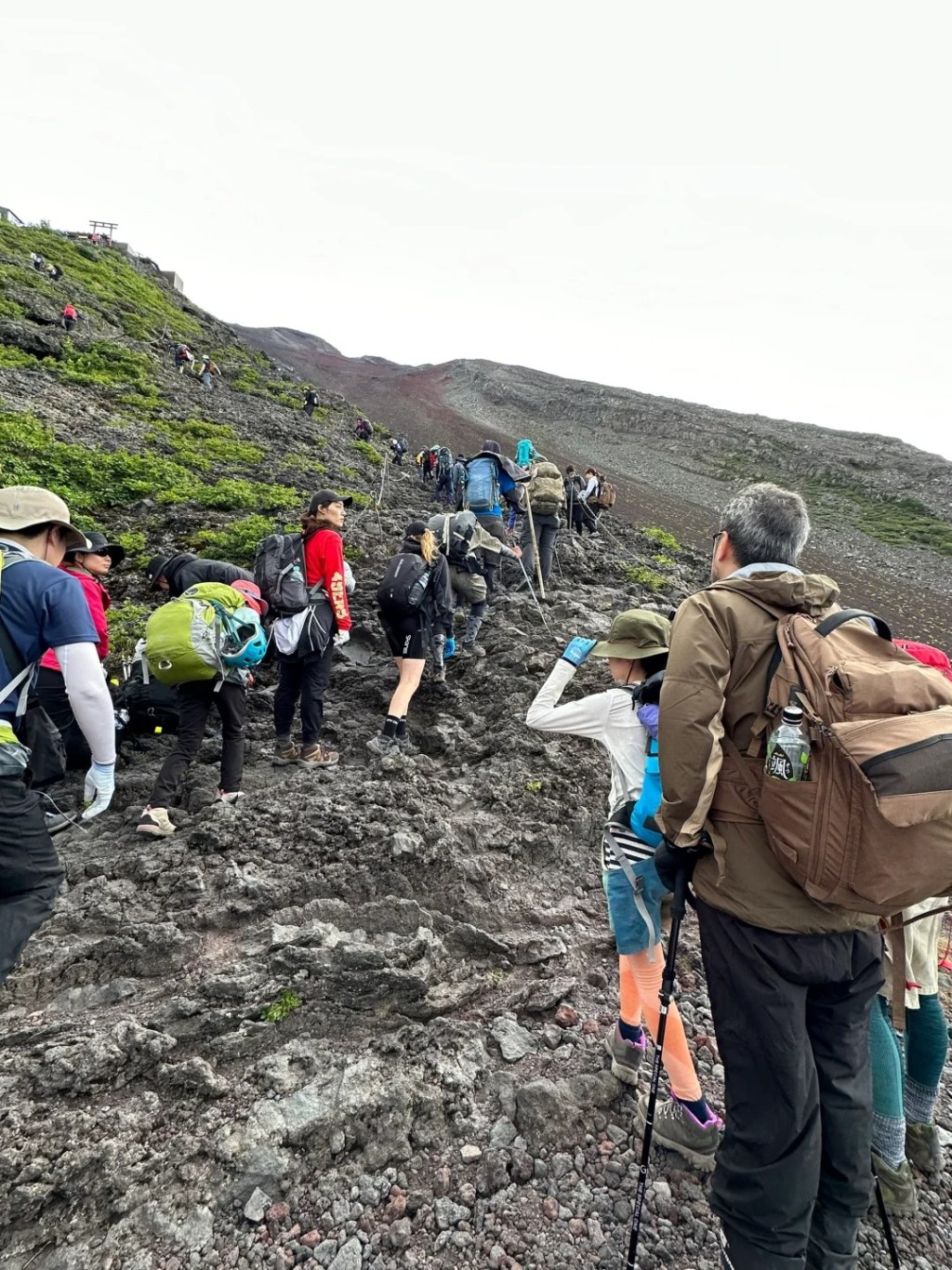 中國駐日大使館提醒國民,天氣惡劣時勿攀登富士山。小紅書@陳醬 中國駐日大使館提醒國民,天氣惡劣時勿攀登富士山。小紅書@陳醬