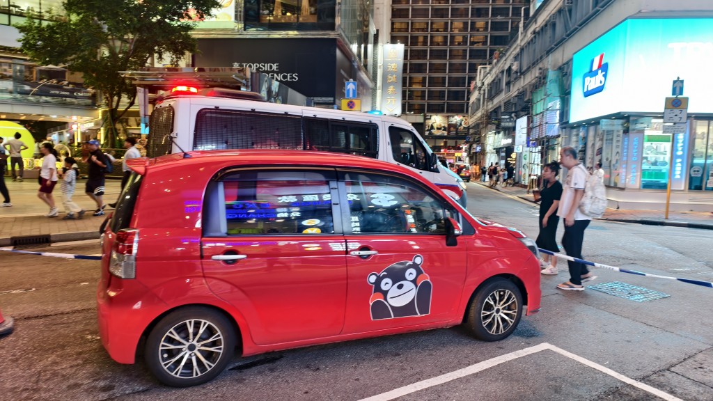 涉事快餐車車身為鮮紅色,印有「熊本熊」公仔,相當醒目。 涉事快餐車車身為鮮紅色,印有「熊本熊」公仔,相當醒目。