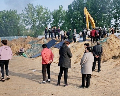 河南4男童工被埋窒息死亡。網圖