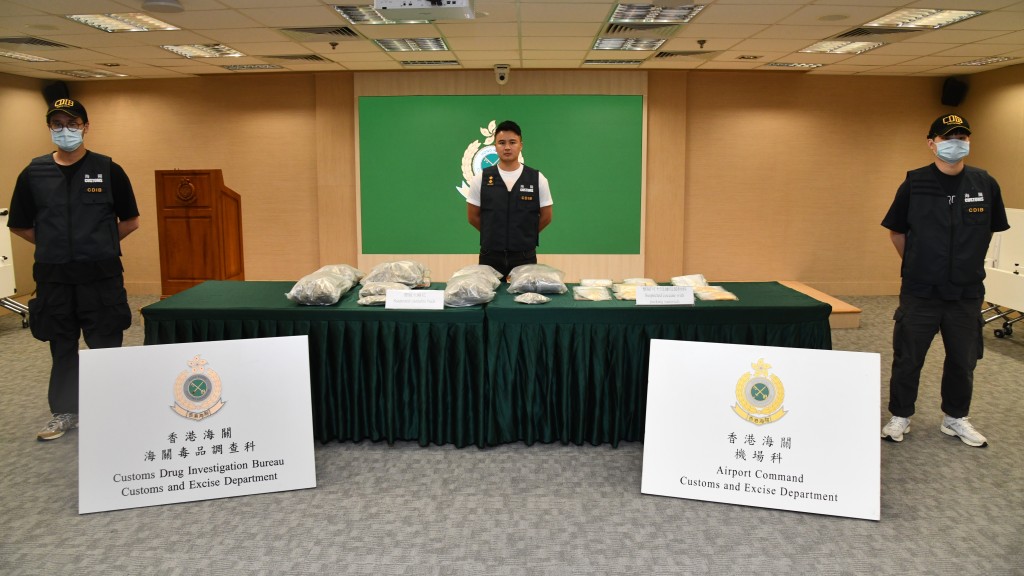 機場海關拘3男女 檢$350萬可卡因大麻花 非洲婦扮商人被揭體內藏毒