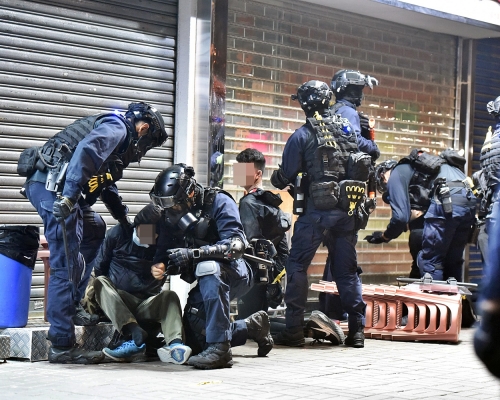 7名市民及記協不滿速龍小隊及防暴警執勤期間隱藏警員編號向高等法院提出司法覆核。資料圖片