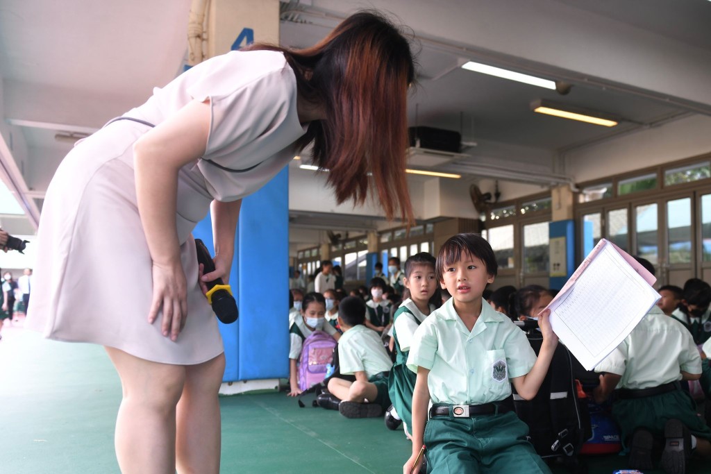在今天的開學日，鳳溪第一小學大部分學生準時回校。