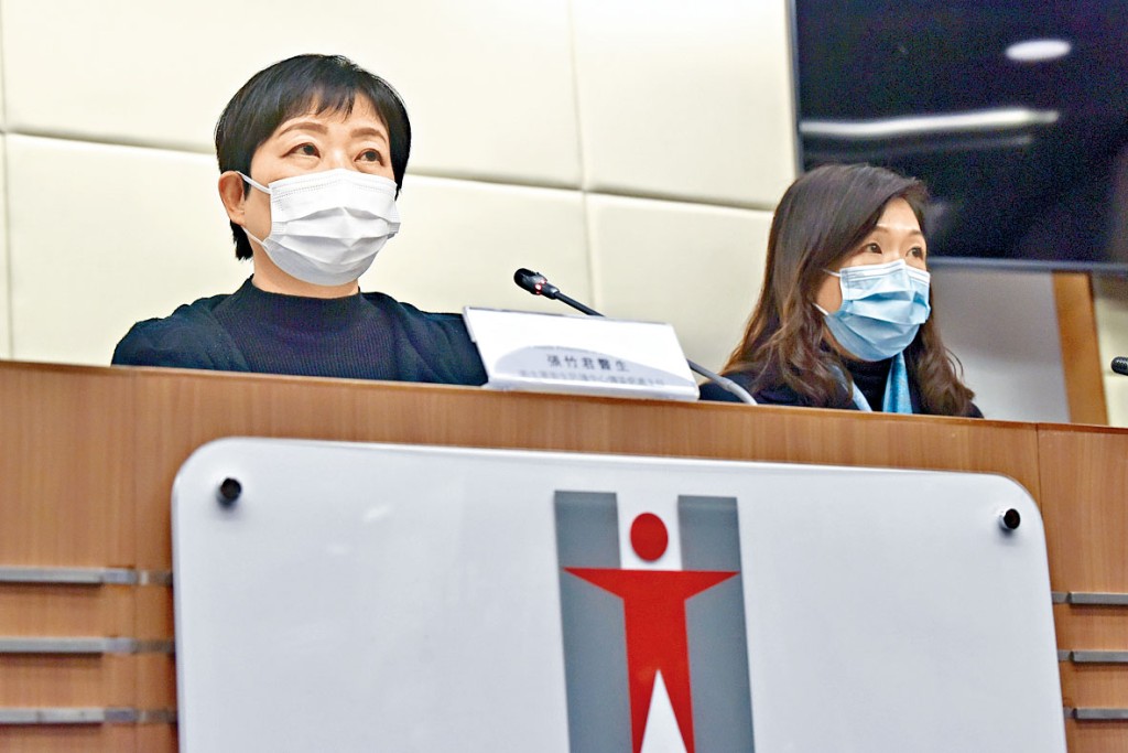 ■张竹君(左)与何婉霞均盼疫情早日过去，市民生活可以回复正常。