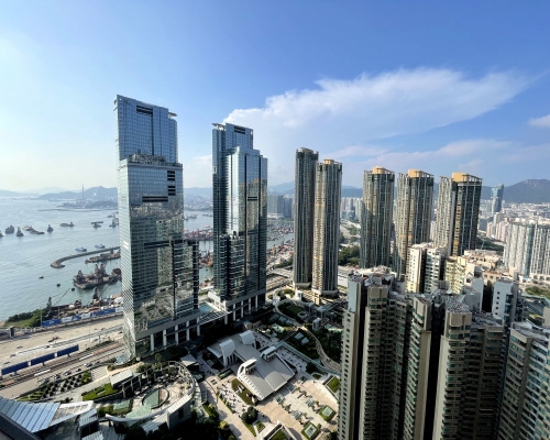 介紹的極高層單位，外望開揚景致。