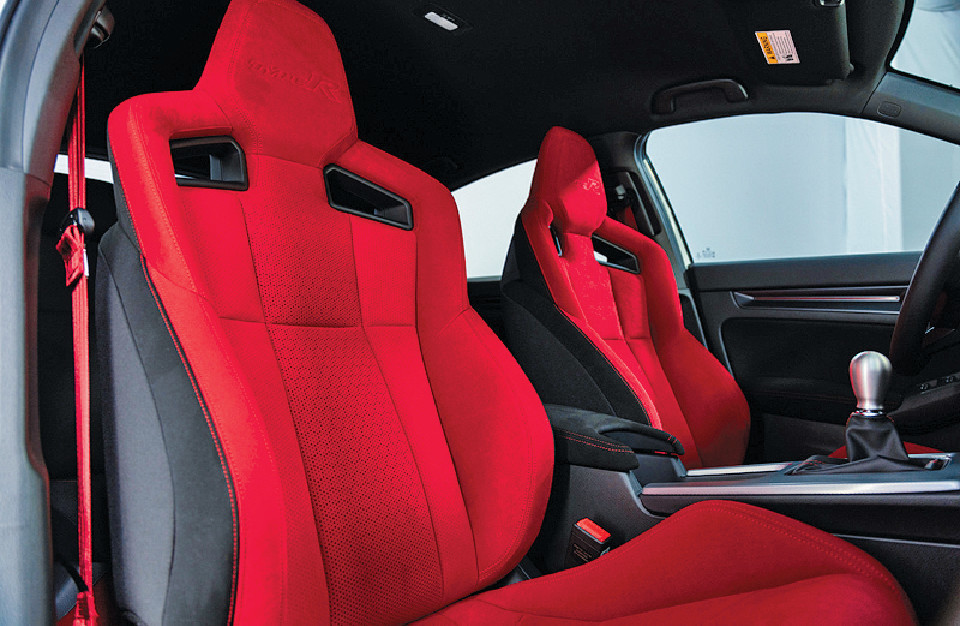 ■桶椅款式跟上代FK8相似。