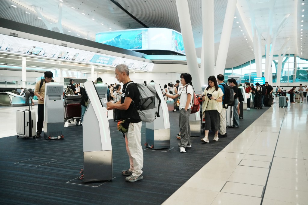 今年首8個月,機場客運量按年增長10.1%至4430萬人次。資料圖片 今年首8個月,機場客運量按年增長10.1%至4430萬人次。資料圖片