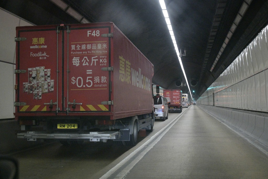 車流維持暢順。梁譽東攝