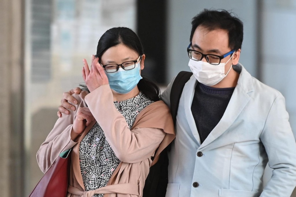 死者胞妹林麗珠(左)。