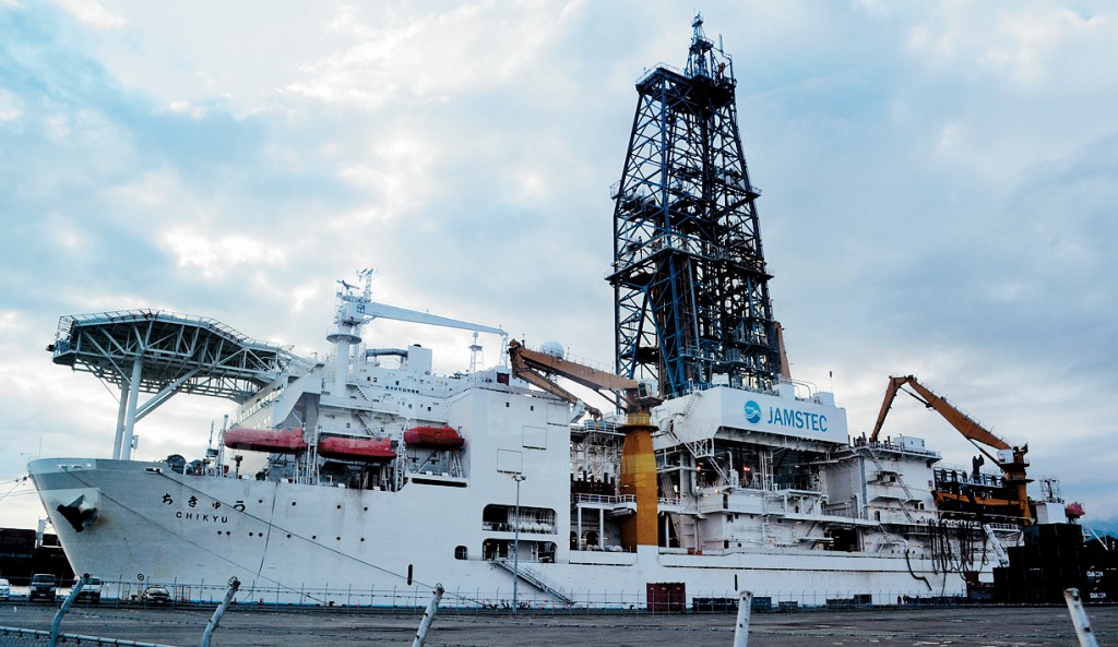日本的深海科學鑽探船「地球號」。