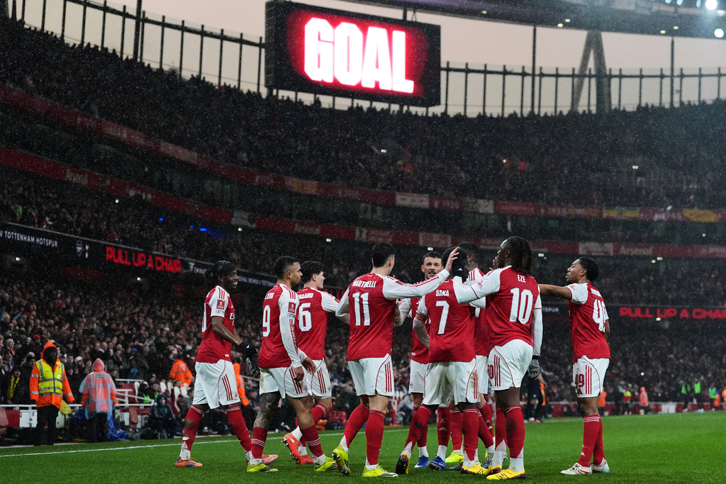 阿仙奴27分鐘已經攻入4球。美聯社