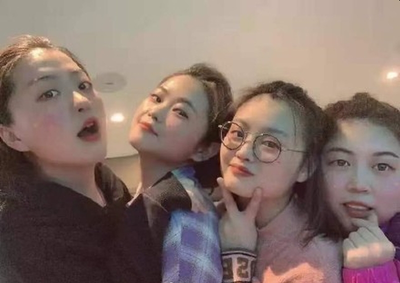 姑娘們留了十多年的長髮，因為防疫需要，都毫不猶豫地剃掉了。(網圖)