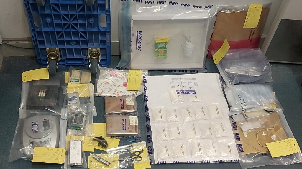 秀茂坪邨秀逸樓單位闢毒窟檢170萬元毒。警方圖片