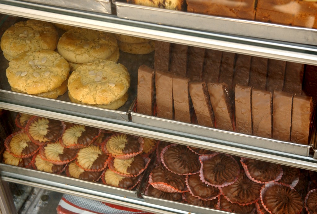 开业近半世纪的九龙城豪华饼店，决定营业至本月30日结业。资料图片