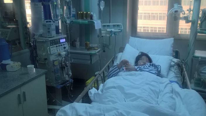 安徽16岁少女服农药自杀，送院抢救。