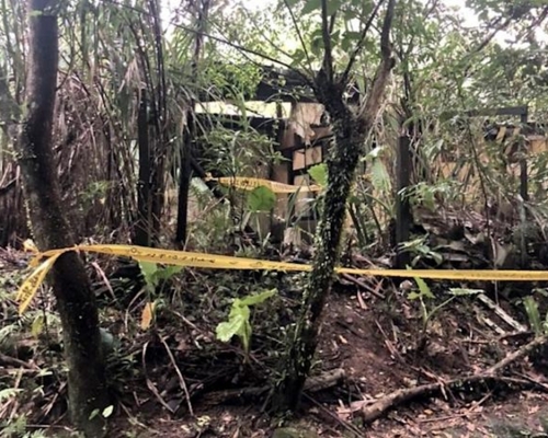 醉酒兄大鬧父親靈堂,遭弟弟用啞鈴擊死棄屍鐵皮屋。網圖