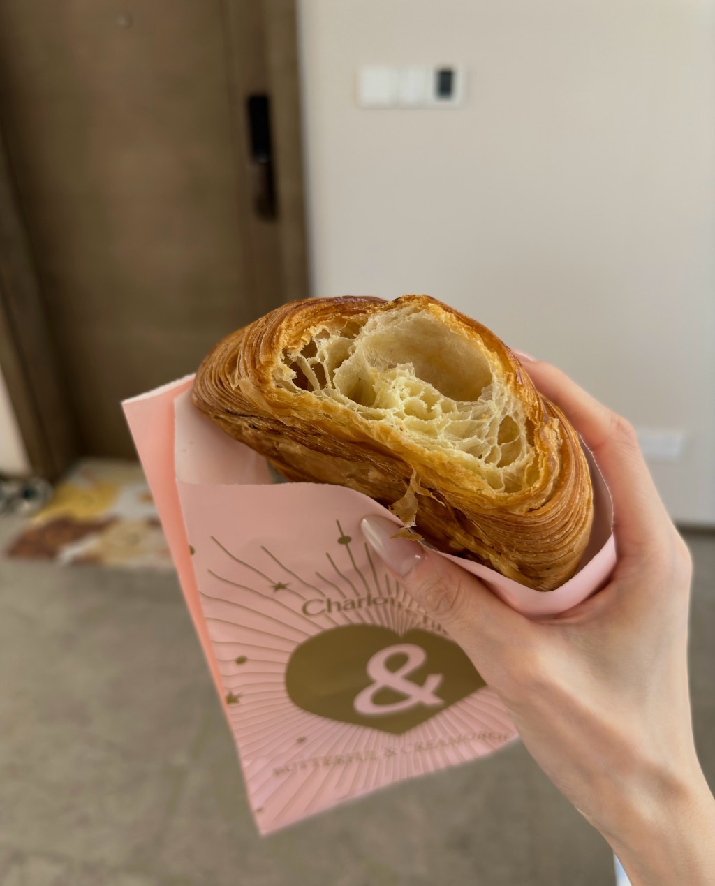 年輕人熱衷在社交平台貼出網紅麵包。微博@是小西阿阿 年輕人熱衷在社交平台貼出網紅麵包。微博@是小西阿阿