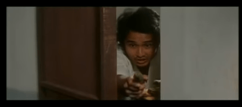 邵卓尧1982年考入邵氏演员训练班，短短一年便为电影《小毛孩夺宝奇缘》担任男主角。