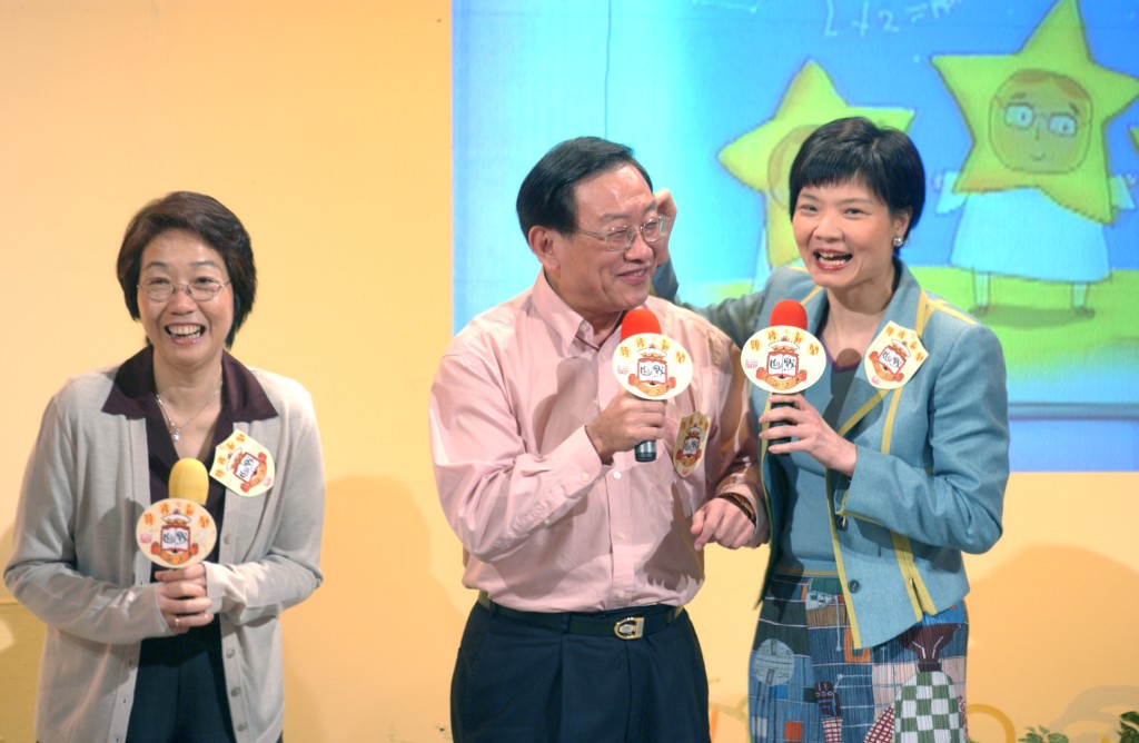 李鵬飛在政壇人脈甚廣。