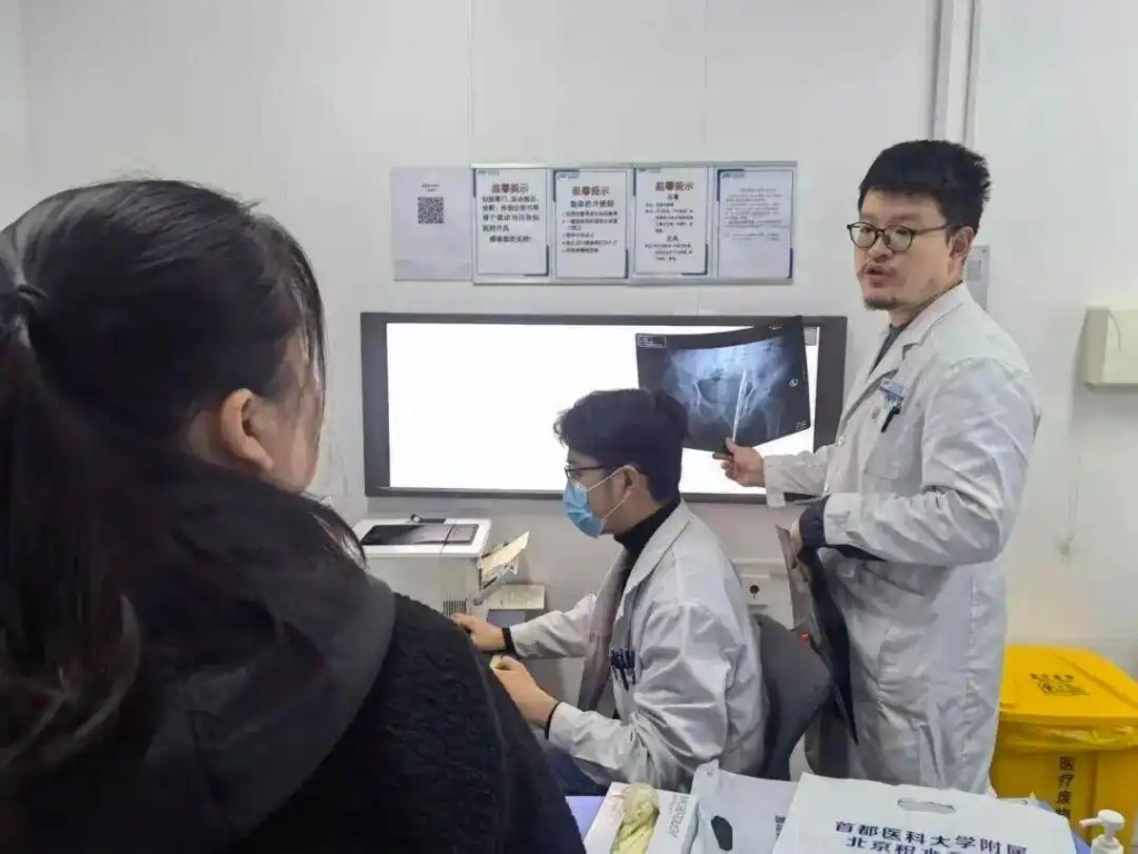 北京積水潭醫院已收治170名摔傷患者。 北京積水潭醫院已收治170名摔傷患者。