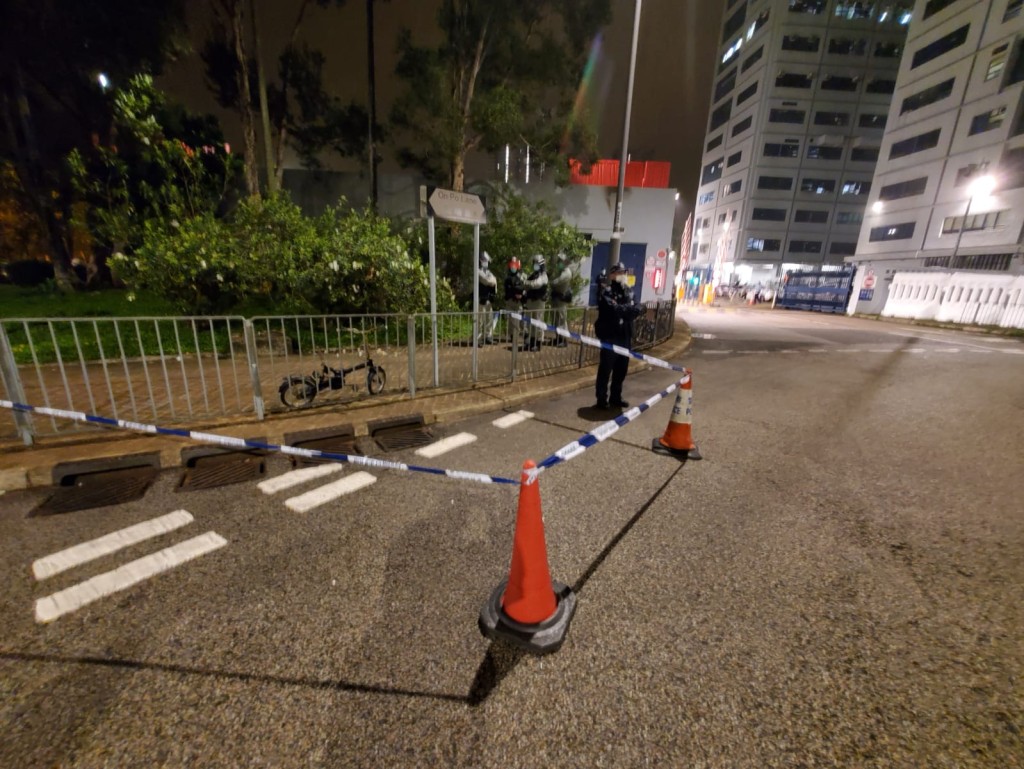 大埔警署遭擲汽油彈。