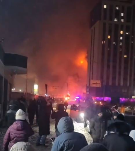 呼和浩特有餐馆凌晨起火，导致4死4伤。影片截图