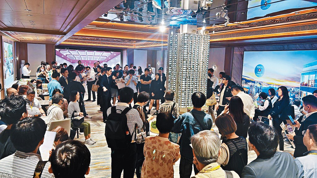 新盤本月交投承接上月旺勢，首10天交投已突破1000宗，成績不俗。