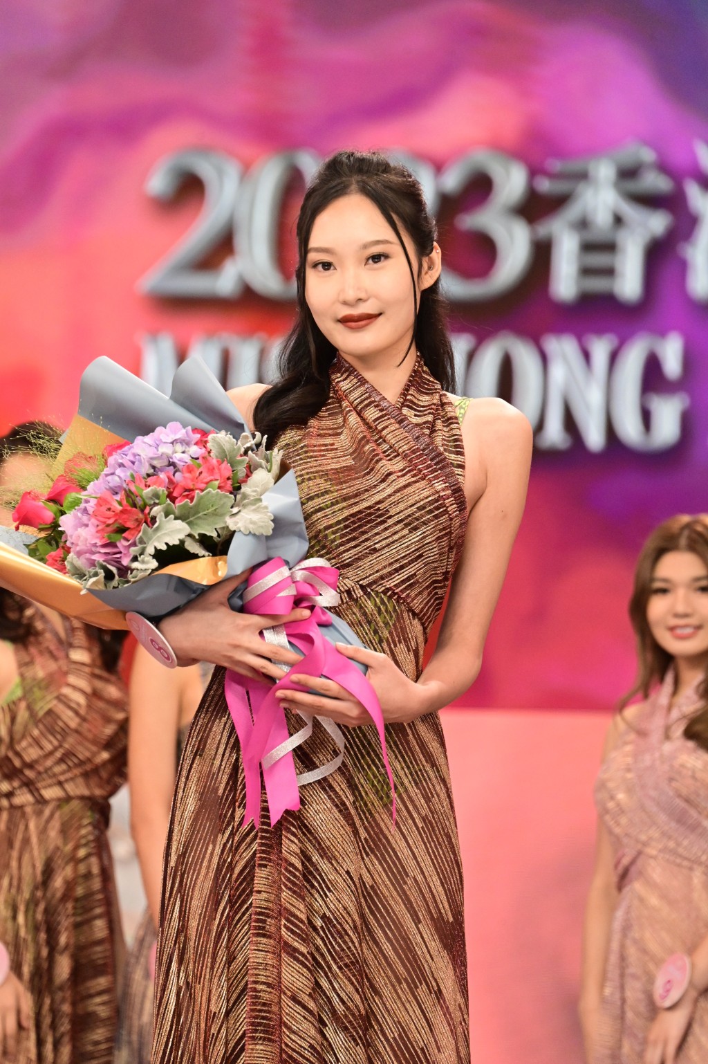 8号姜依宁获佳丽票选，获得友谊小姐奖。