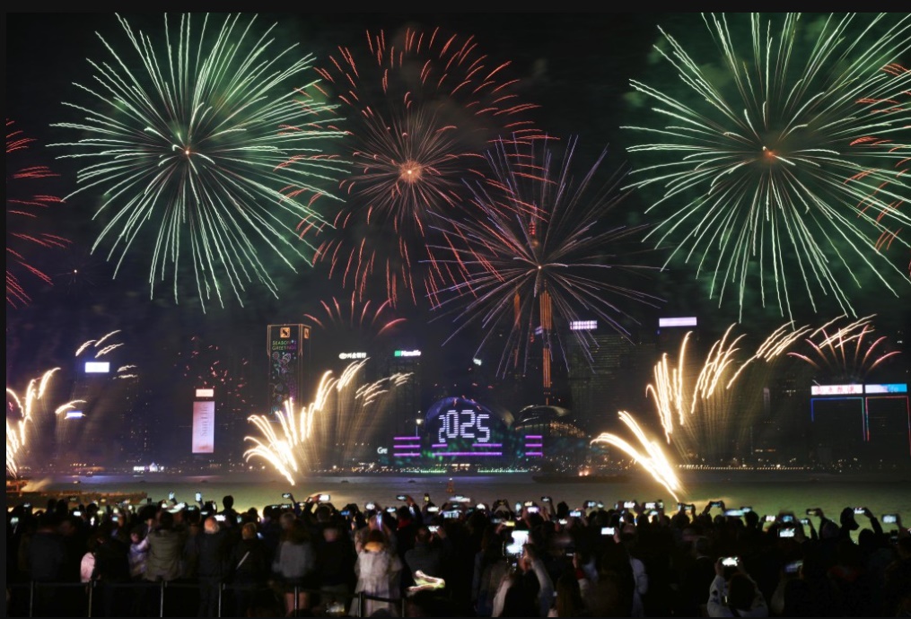 除夕煙花匯演預料大機會取消。資料圖片 除夕煙花匯演預料大機會取消。資料圖片