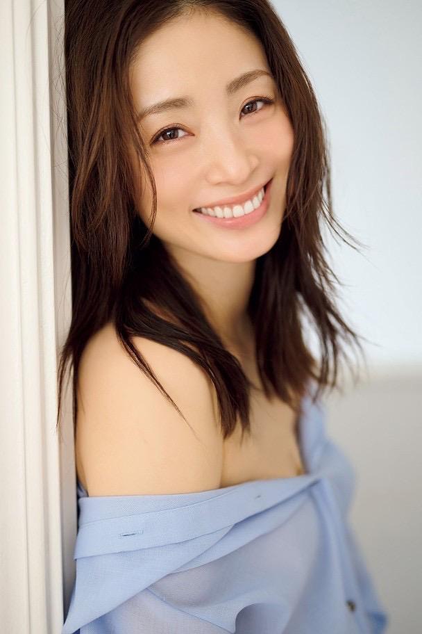 飾演目黑蓮老婆的上戶彩未有出席首映。