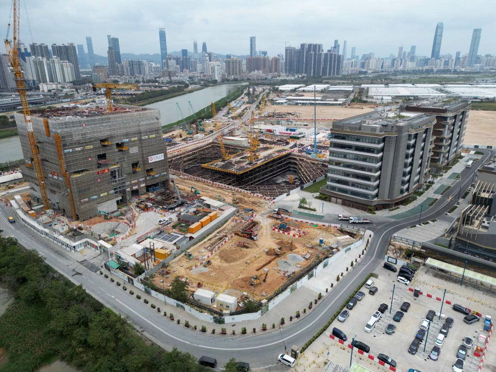 北部都會區發展涉及不同產業園區公司,多個政策局亦會參與北都建設工作。 北部都會區發展涉及不同產業園區公司,多個政策局亦會參與北都建設工作。