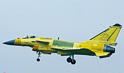 中國派遣殲-10C戰鬥機部署中印邊境。